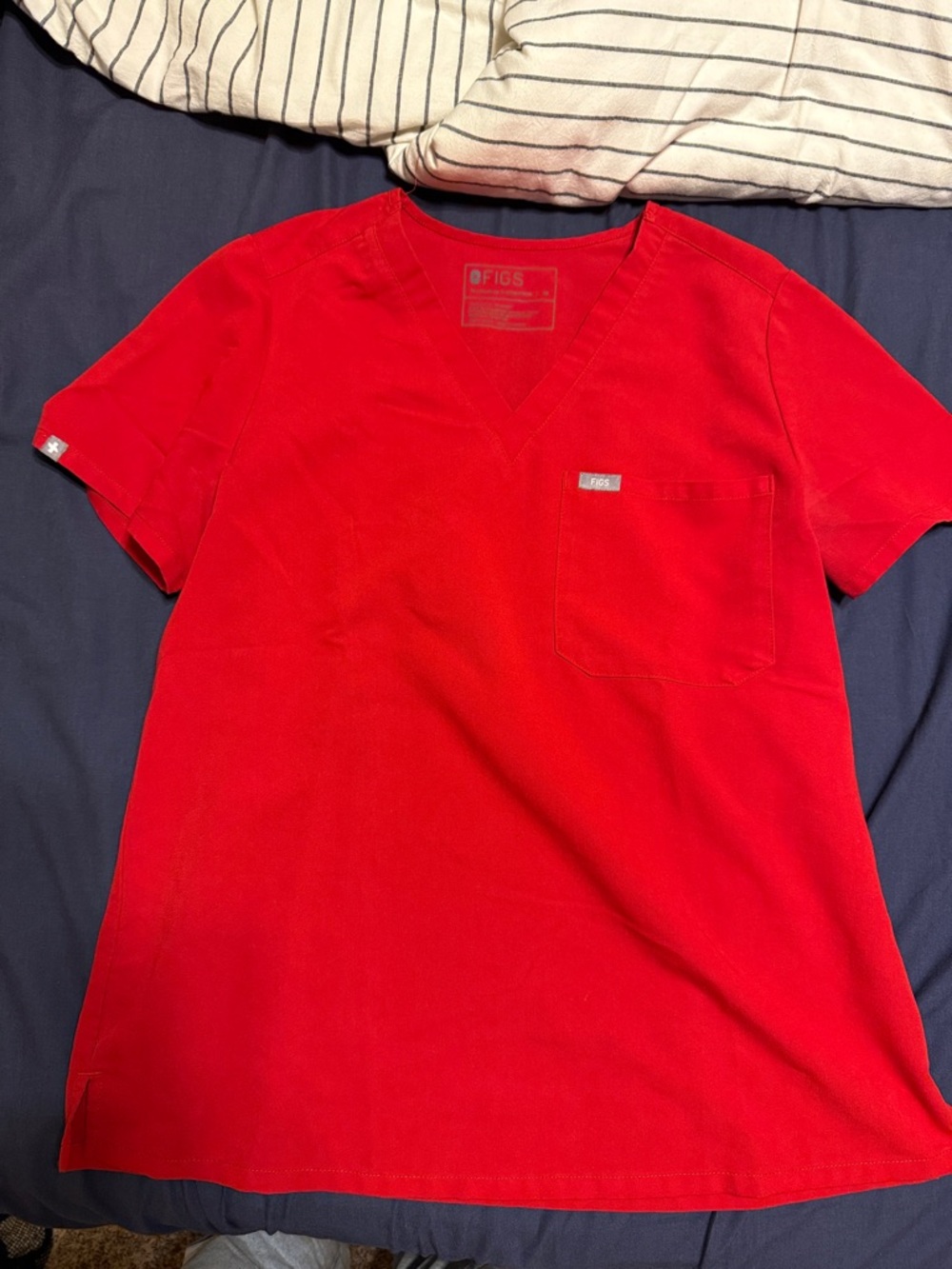 Figs Men's Short Sleeve V-Neck Scrub in Red
